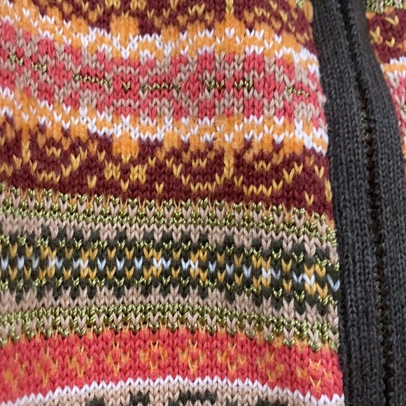 Colorful Patterned Sweater - Picture 6 of 7